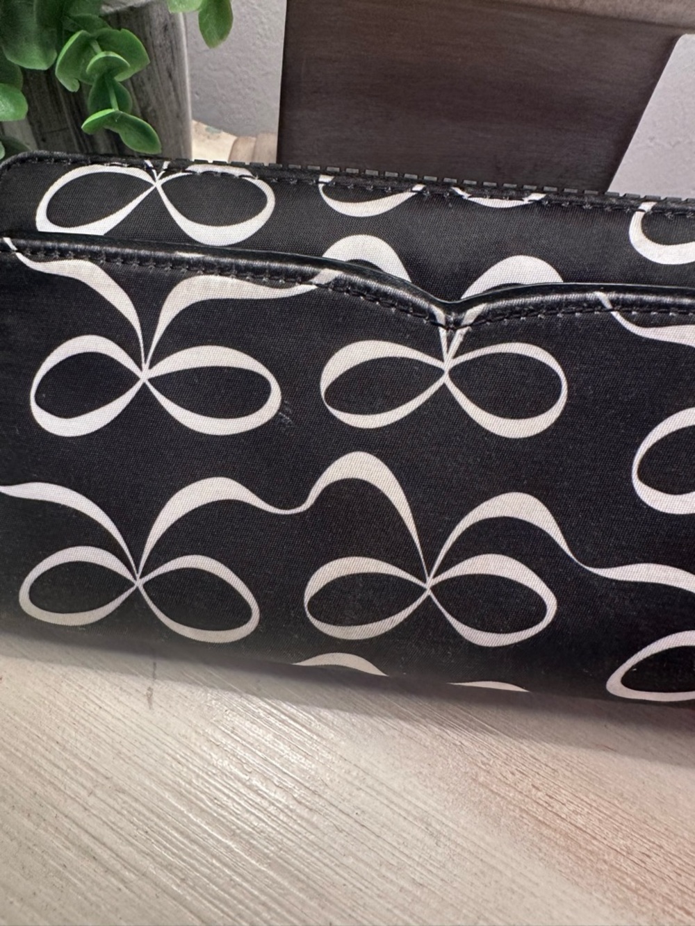 Kate Spade Jae Large Nylon Bow Printed Continental Wallet (Black / White) - Picture 12 of 12